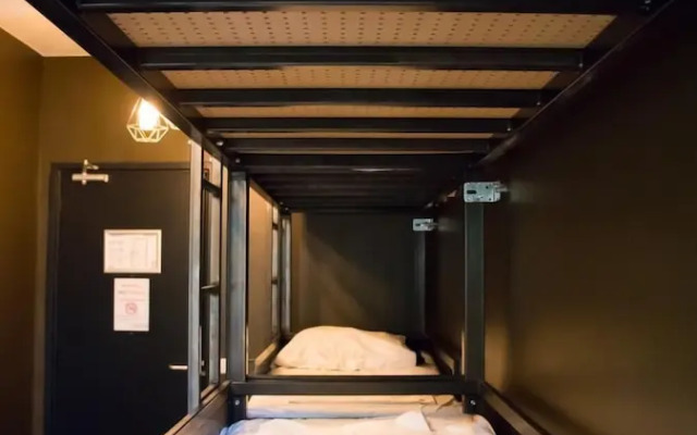 Crossroads Hostel Amsterdam