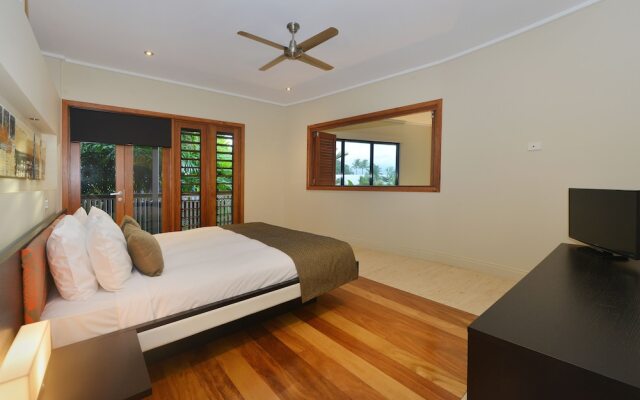 OneLuxe Luxury Holiday House