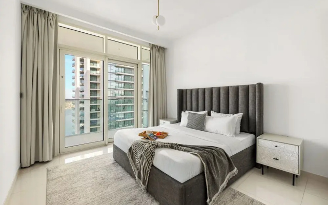 2BR Beachfront Retreat with Palm Views