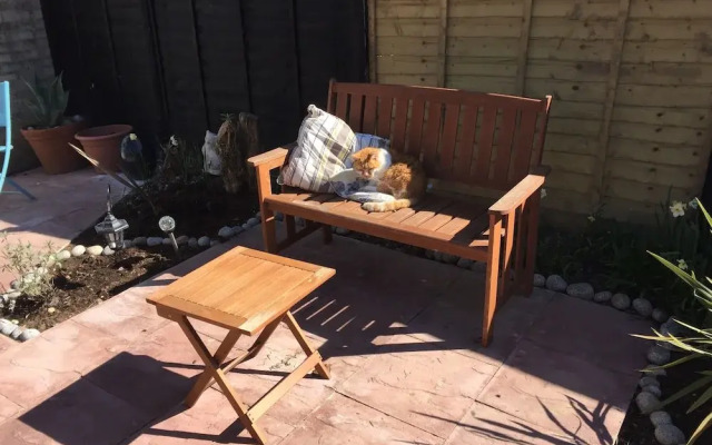 Basingstoke En Suite Room in Garden Annex