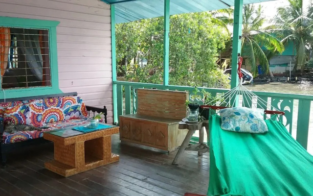 Karma on the Water - Hostel