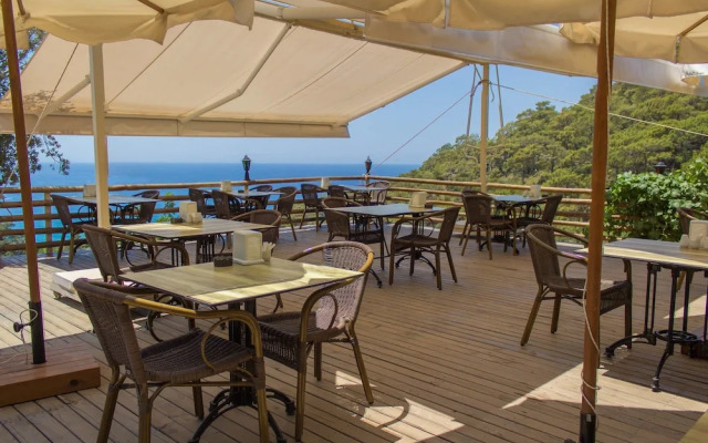 Helios Gunes Camping