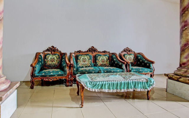 SPOT ON 92188 Ndalem Eyang Guesthouse Syariah