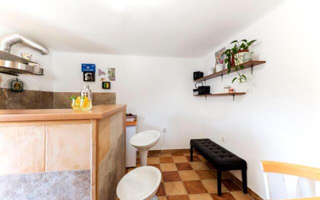Andriana House
