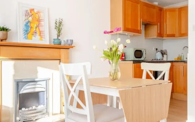 Spacious 1BD Flat 5 Mins to Paddington Station!