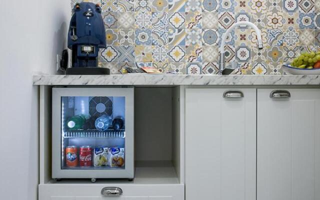 White House Civico 28