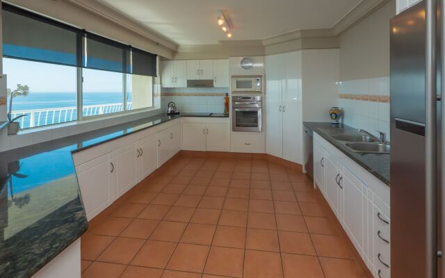 Burleigh Surf Apartments