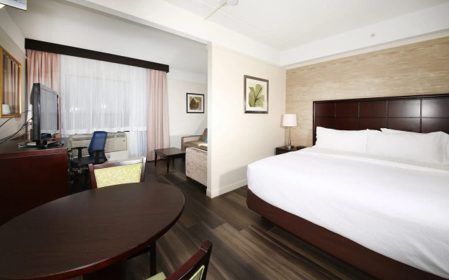 Holiday Inn & Suites Windsor Ambassador Bridge by IHG