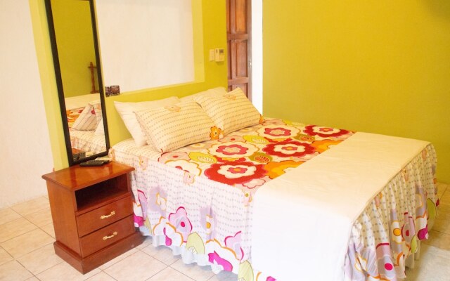 Hostel Yaxha