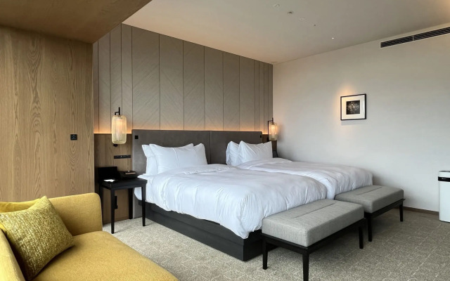 Tiad, Autograph Collection