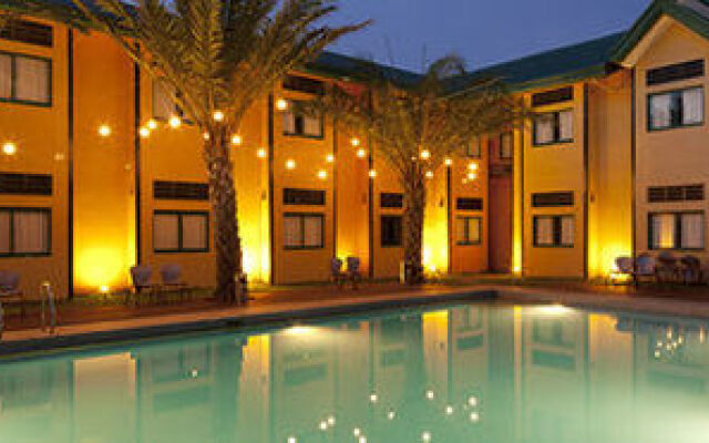 Microtel by Wyndham Cabanatuan