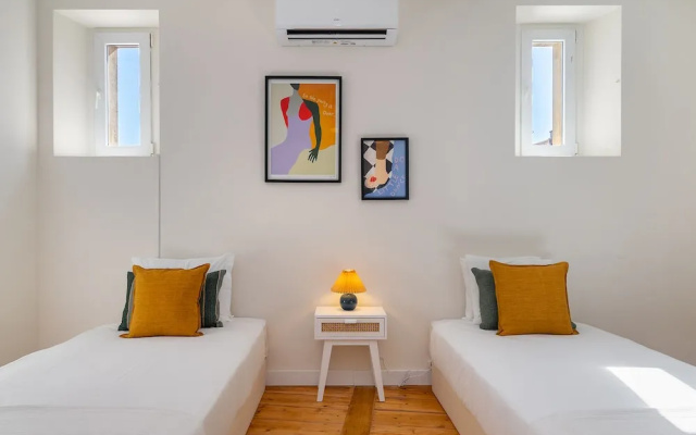 Brand new luxury apartment riverside