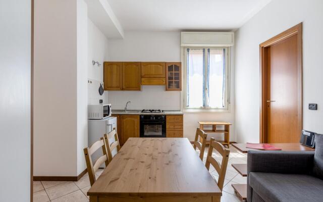 Lame 2 - Delia s Studio II in the City Center