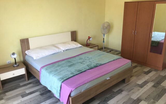 Apartments Peronja Jelsa Seafront