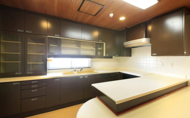 Centurion Ladies Hostel Ueno Park - Caters to Women