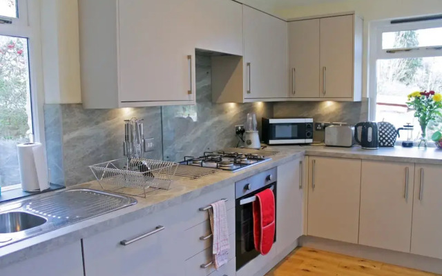Silver Lining - Gilmore Place Apartment