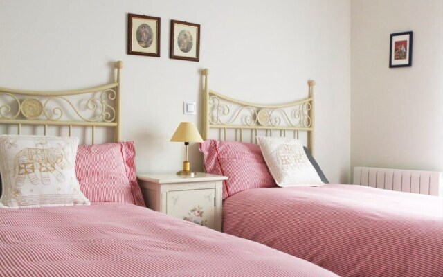 Burgos 102022 5 Bedroom Holiday home By Mo Rentals