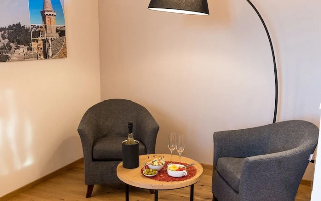 Aura Relais