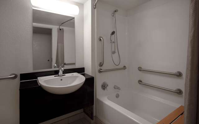 Motel 6 Merrillville, IN