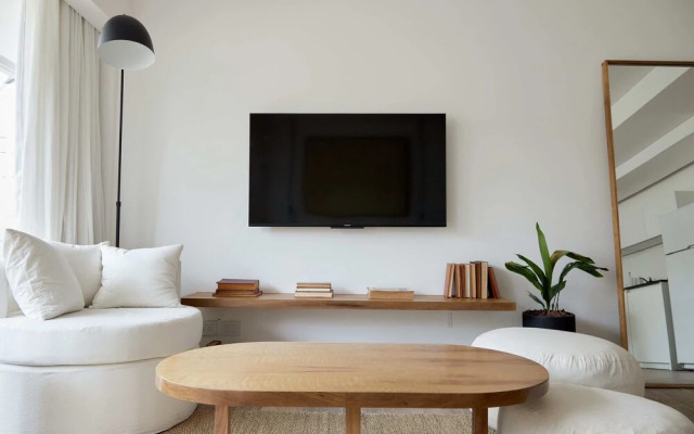 Cozy  Modern Studio 209