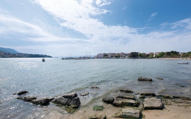 Stunning Apartment in Stobrec With Wifi