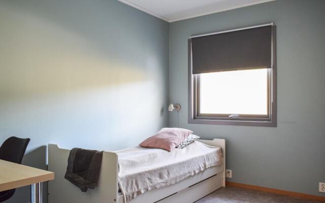 Beautiful Home in Hebnes With 5 Bedrooms and Wifi