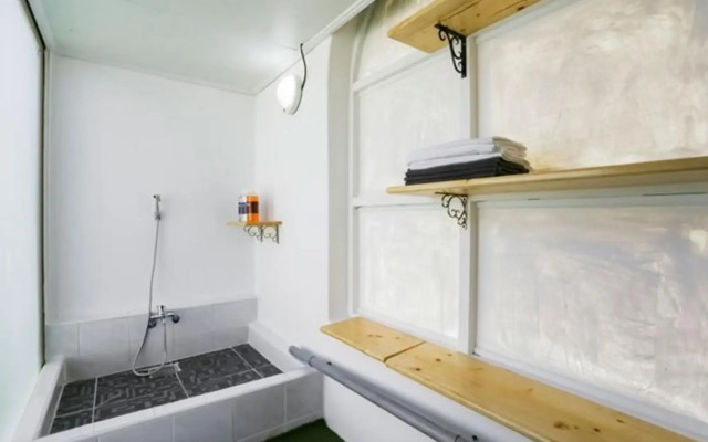 Yangyang Adam House Pension