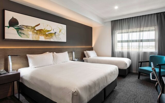 Mercure Kawana Waters