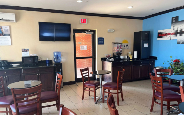 Days Inn by Wyndham Alva