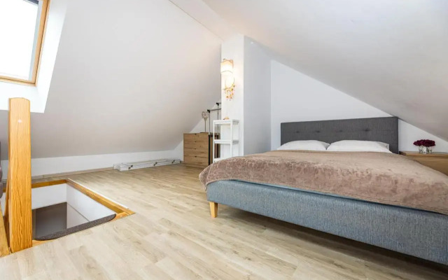 VIEW POINT APT@City Center+PKG, By Cohost