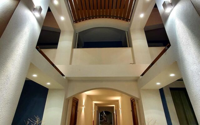Eleni Beach Hotel