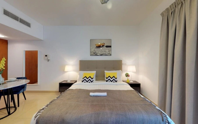 Luxe Studio Sleeps 2 Balcony Gym Tennis