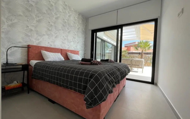 Modern Villa Near Guardamar