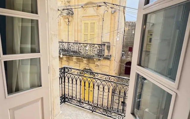 Mosta Stays