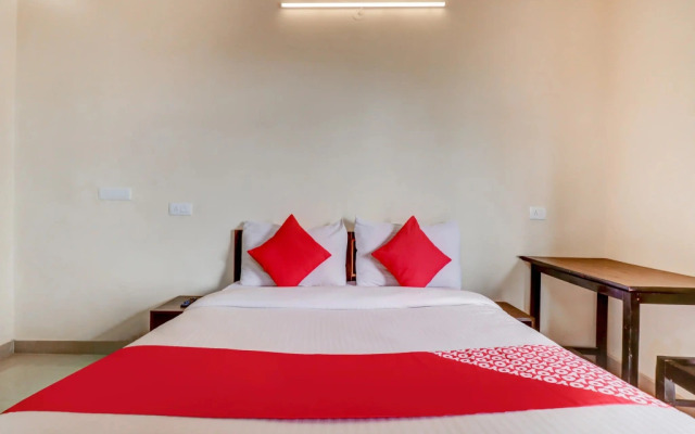 Hotel Sapphire by OYO Rooms