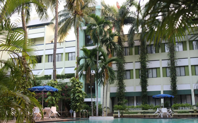 Hotel Parisutham