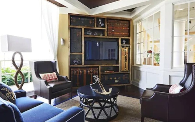 Port Royal Oceanfront Hotel