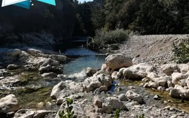 L'Antique SPA: jacuzzi sous patio