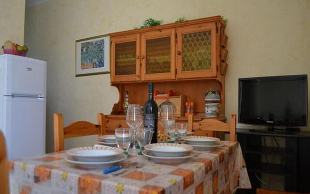 Central Holiday Home With Terrace And Garden, Parking Available