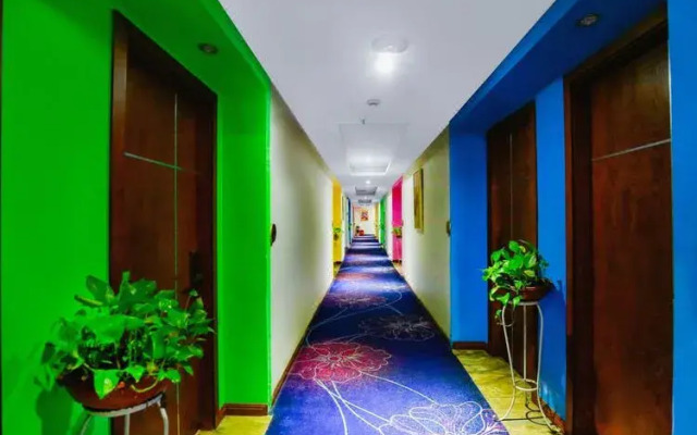 Huaxiang Shengshi Hotel