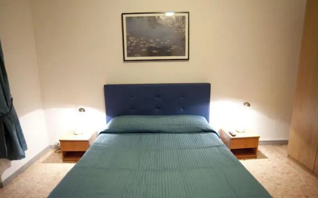 Absolute Colosseum Apartment