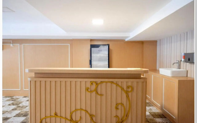 RedDoorz Plus @ Madukoro Raya Semarang – Lobby – Semarang