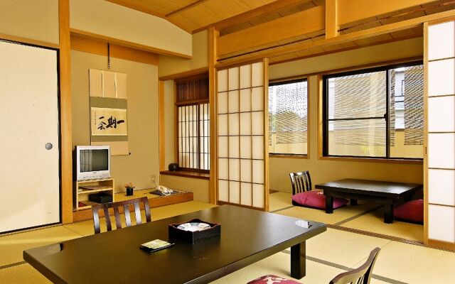 Gion Ryokan Karaku