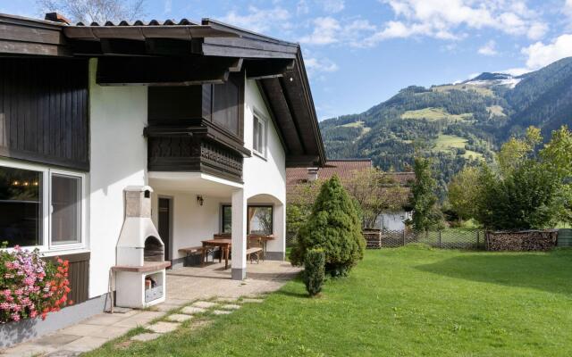 Spacious Chalet in Maishofen near Forest