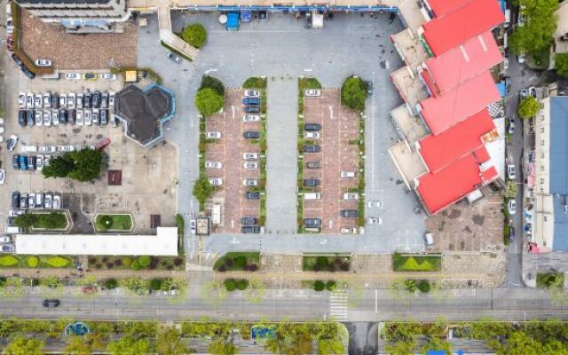 Home Inn Shanghai Jinshan City Beach