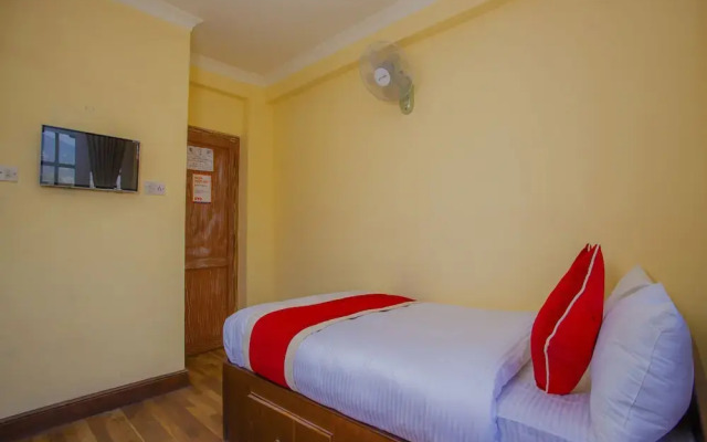 OYO 302 Hotel Classic