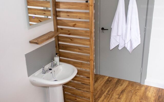 Cades Accommodation