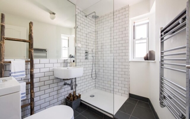 Unique Light-filled House - Primrose Hill