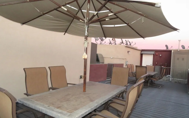2 Bed 2 Bath in Studio City