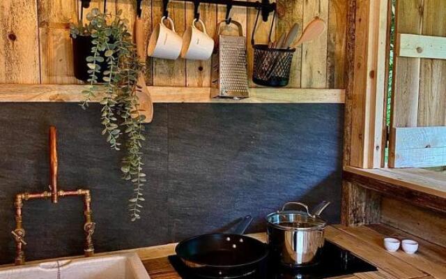 Bee Bole Cabin